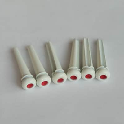 Martin Liquid Metal Bridge Pins - Bone white w/ red inlay 18APP0004 imagen 2
