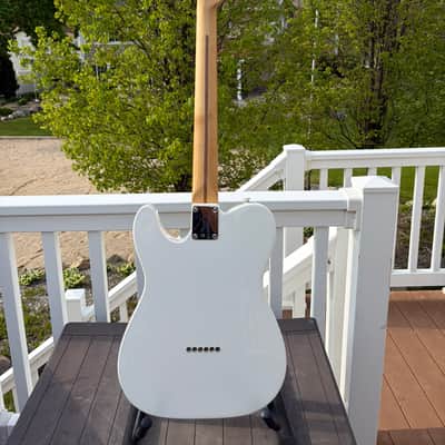 Fender Standard Telecaster 2018 - Artic White image 3