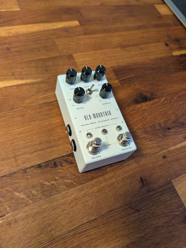 Swindler Effects Red Mountain Tremolo Functionalist 2010s - White image 1