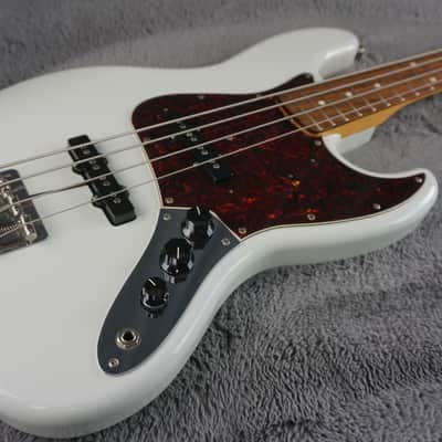 Fender Traditional II 60s Jazz Bass 2022 MIJ Olympic White w/ Rosewood Board image 5