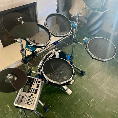 Traps Drum Kit, Alesis DM10 Custom Accoustic/Electric 2025 - Black/Chrome with Blue Accents image 12