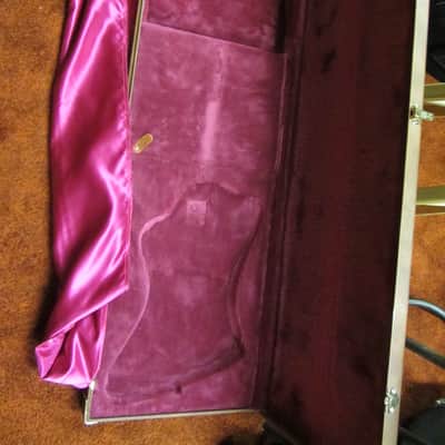 Gibson Thunderbird Case Brown with Pink Plush / Shroud image 7