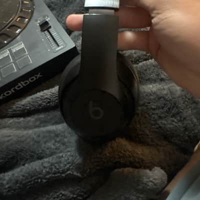 Beats Studio Pro 2023 - Black image 2