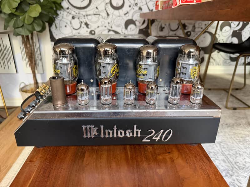 McIntosh MC240 40-Watt Tube Power Amplifier. Recapped with 2 sets of power tubes included
