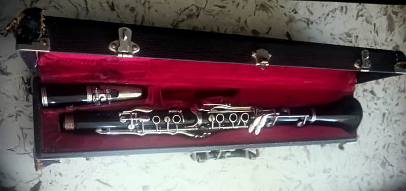 Clarinet unknown early 1990s - plastic black gloss