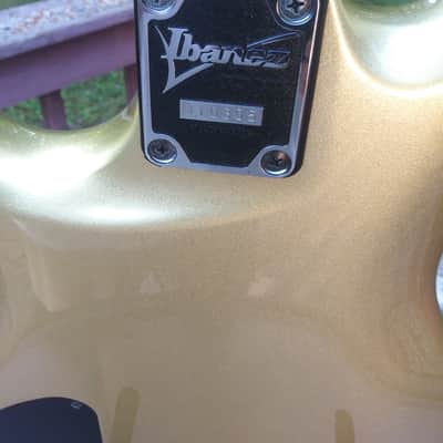 Ibanez JS2000-CG Joe Satriani Signature 2002 - 2004 - Champagne Gold image 9
