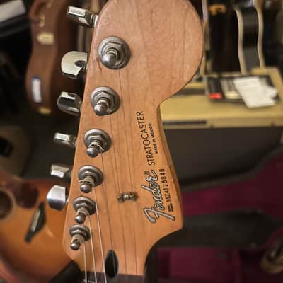 Fender Stratocaster 2004 - Burst image 15