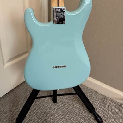 Fender Limited Edition Tom DeLonge Signature Stratocaster 2023 - Daphne Blue image 7