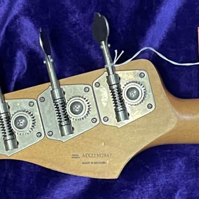 Fender Roadworn Flea Sign. Jazz, Shell Pink / Rosewood image 4