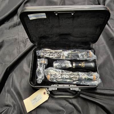 Yamaha Clarinet rental instruments complete with case and accessories original packaging image 1