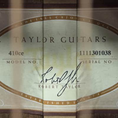 Taylor 410ce Electro Acoustic Guitar with Fishman Electronics 1998 - 2003 - Natural image 4