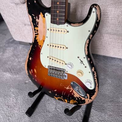 Fender Mike McCready Signature Stratocaster 3 Color Sunburst Relic image 4