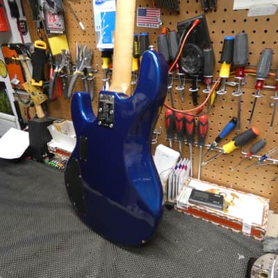 Ernie Ball Music Man Stingray HH 2006 - Pearl Blue image 6