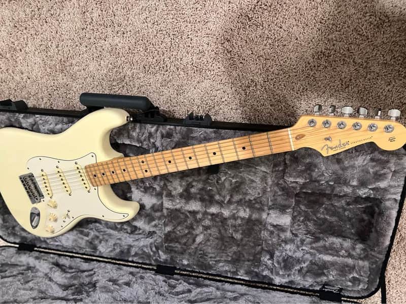 Fender American Professional Stratocaster Olympic White with Maple Fingerboard image 1