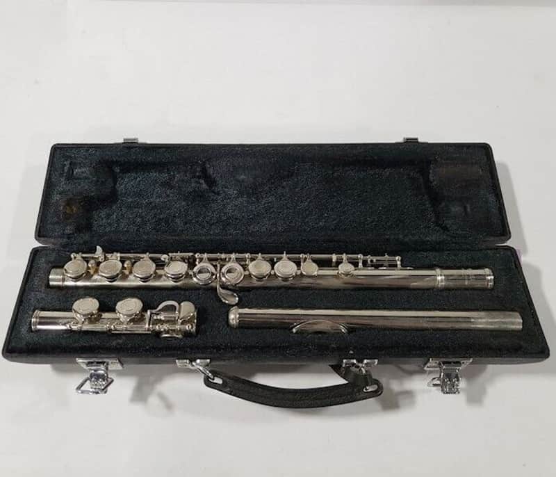 Yamaha YFL-225NII Flute with Case. Japan. Good condition. Nickel image 1