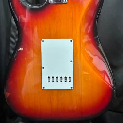 Fender American Vintage Reissue '62 Stratocaster 1990s - 3-Color Sunburst image 5