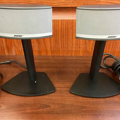 Bose Companion 5 Multimedia Speaker System with Satellite Speakers image 2