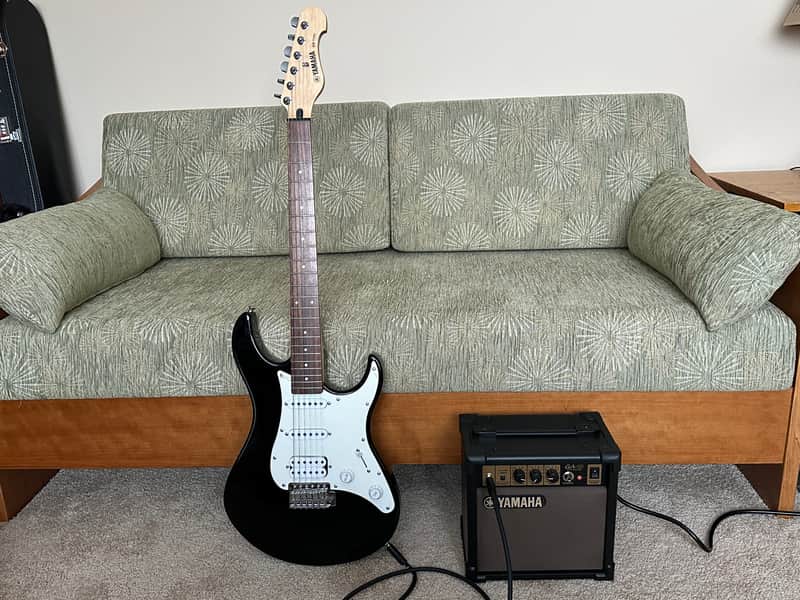 Yamaha Electric Guitar Package - Black image 1