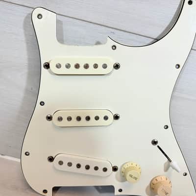 Unknown Loaded Strat-Style Pickguard Assembly – 3 Single Coil Pickups, 5-Way Switch, Full Wiring Harness image 3