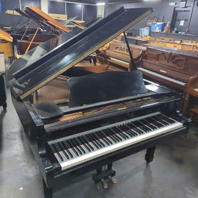 Yamaha G2 grand piano SN 1528164 - Polish Ebony image 1
