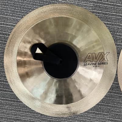 SABIAN SVAX18 18" SEAVINE MARCHING CYMBALS (PAIR) - 1708G, 1733G - FLOOR MODEL image 4