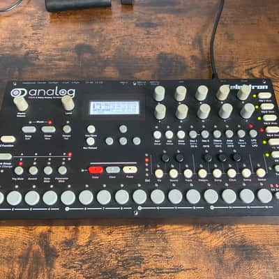 Elektron Analog Four MK1 + Stand + Cables