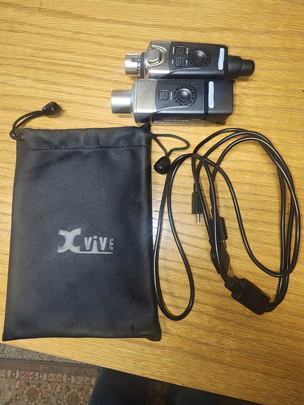 Two ( 1 used 1 new)- Xvive U3 Wireless Microphone Systems - Black image 1
