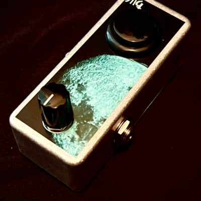 Saturnworks Arcade Button Soft Touch Momentary Killswitch Kill Mute Stutter Switch + Volume Control Pedal with Neutrik Jacks - Handcrafted in California image 2