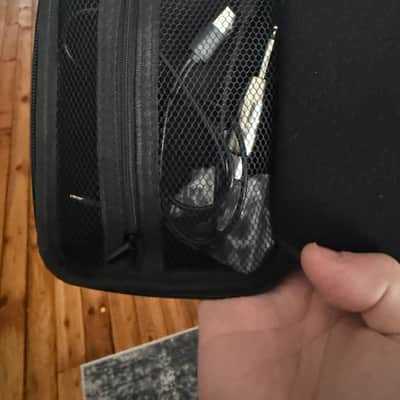 Xvive U7 image 2