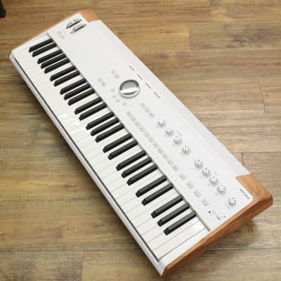 ARTURIA AstroLab 61 [7.5454E15] (05/15)