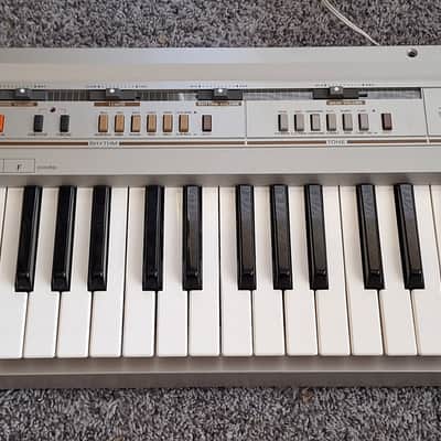 Casio CT-310 Casiotone 49-Key Synthesizer 1980s - Silver