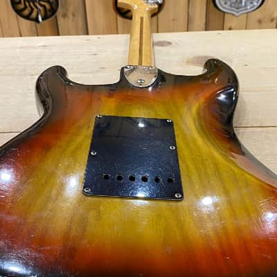 Fender Stratocaster 3-Color Sunburst 1975 Ex Demo image 24