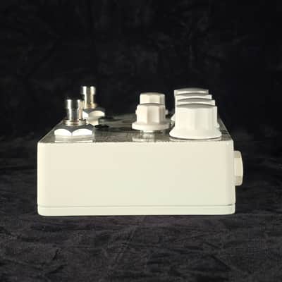68 Pedals King of Clone Dual Overdrive Distortion Boost Pedal Tesi Custom Shop-Glow in the Dark Alien Head image 10