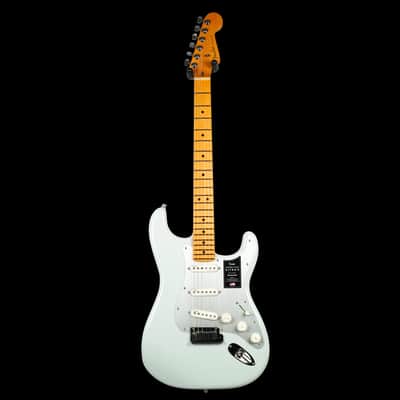 fender American Ultra II Stratocaster In Avalanche image 3