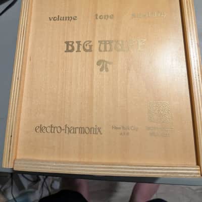 Electro-Harmonix Double Anniversary Big Muff Pi 2024 - Gold image 3