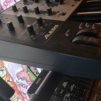 Immagine Alesis A6 Andromeda 61-Key Polyphonic Analog Synthesizer 2000s - Black/Silver - 2