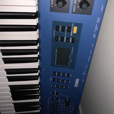 Yamaha CS 1x- Blue image 3