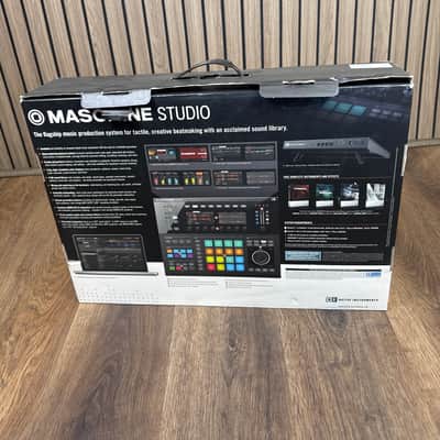 Native Instruments Maschine Studio 2010s - Black image 3