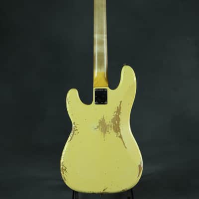 Fender Custom Shop L Series 1964 Precision Bass Heavy Relic - Aged Vintage White image 3
