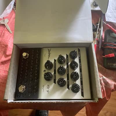 Diezel VH4 2 channel distortion pedal VH4 2000’s? - Silver image 3