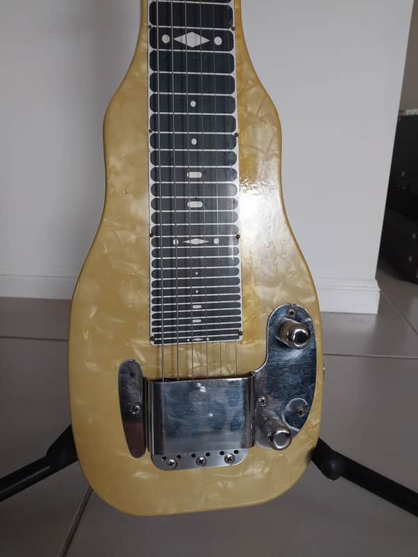 1954 Fender Champion Lap Steel - with genuine Fender hard case and DeArmond Model 600 volume pedal - Very Good