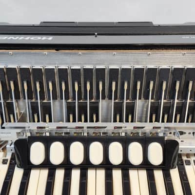Hohner Bravo III Chromatic 80 Bass Piano Accordion, Black, W/ Bag & Straps image 11
