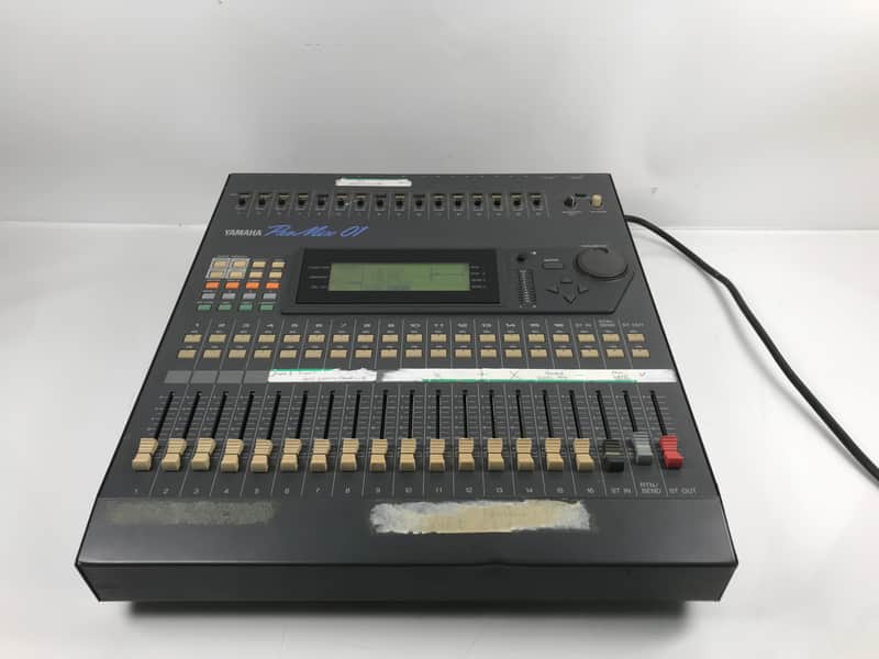 レオン　YAMAHA ProMix 01 デジタルミキサー Yamaha PROMIX 01 16 Channel Digital Mixer Console | Reverb España