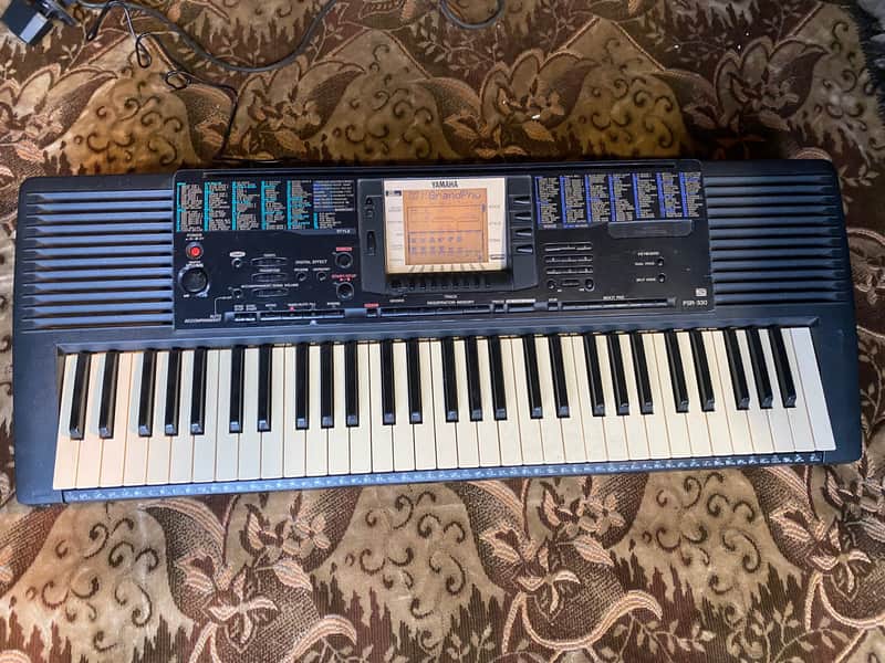 Yamaha PSR-330 61-key Portable Keyboard 1990s image 1