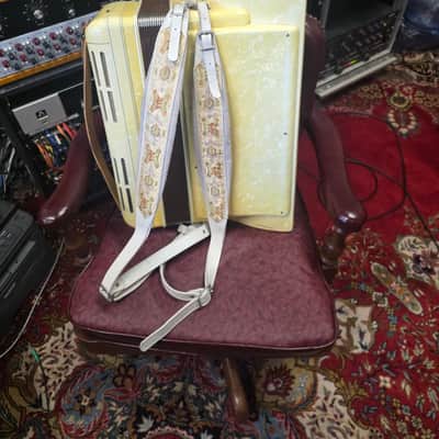 Hohner Morino IV M Piano Accordion w Straps and Case Needs TLC image 11