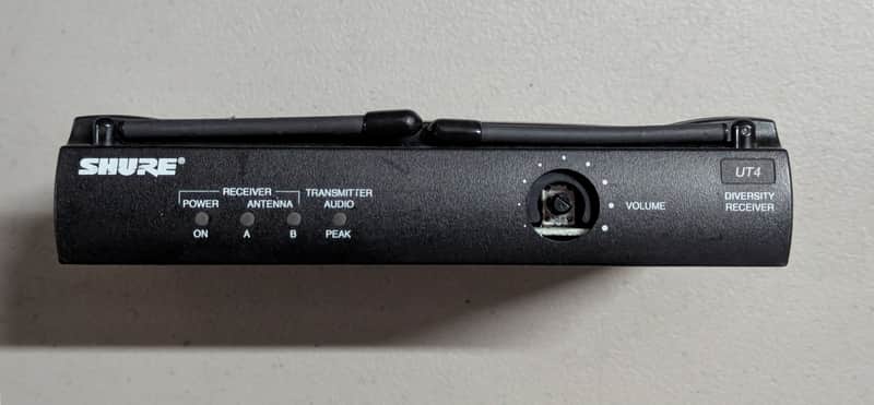 Shure UT4-TC Wireless Receiver UHF Bodypack Receiver – 603.900 MHz – Powers On image 1