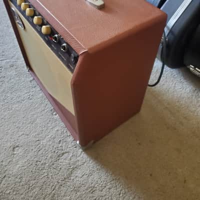 Ventura 50R Acoustic 2000s Reddish 50 Watt Guitar amp image 2