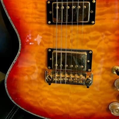 Vicers Custom 2020 - Cherry Burst with Quilted Maple Top image 5