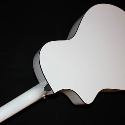 Breedlove Pursuit Concert CE Acoustic Electric Guitar White w/ Gigbag image 5