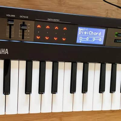 Yamaha Reface DX 37-Key FM Synthesizer with Decksaver – Excellent Condition image 4